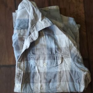 American Eagle Outfitters Men's Long Sleeve Plaid Shirt in Light Blue and Cream